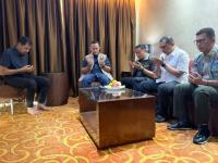 Bertemu Gubernur Aceh Wako Pekanbaru Serahkan Bantuan Rp 1,5 Miliar